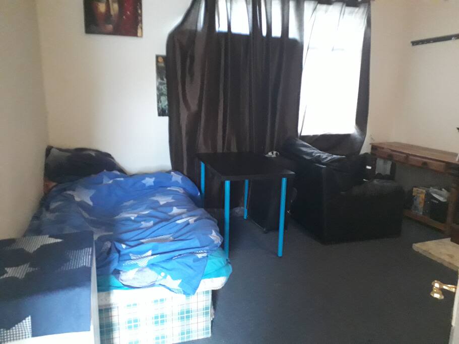 bedroom-single room