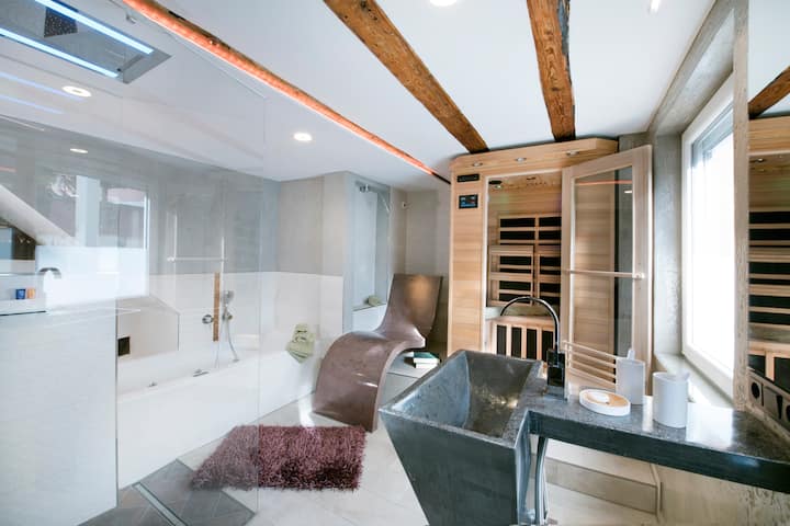 Bathroom exhibition to experience
