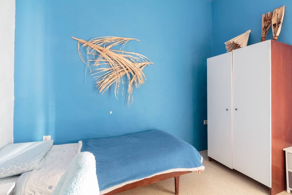 Single Room - different perspective