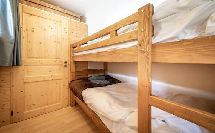 Стая с двуетажно легло