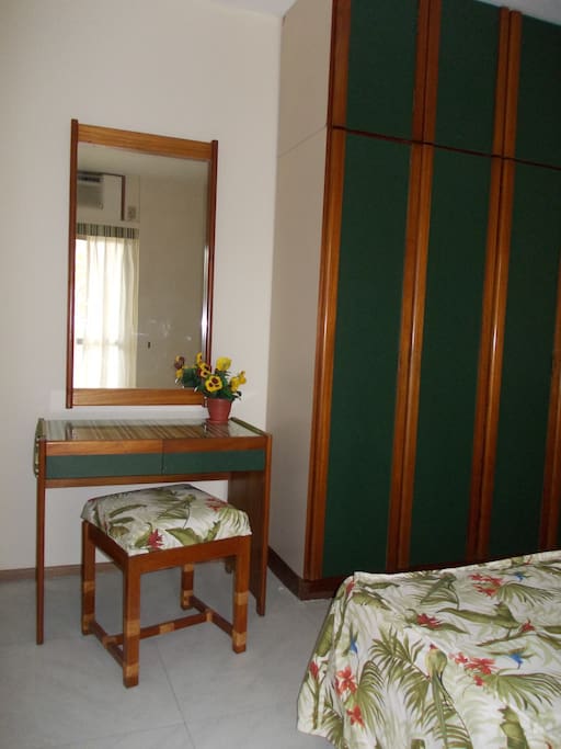 outro ângulo do quarto de casal