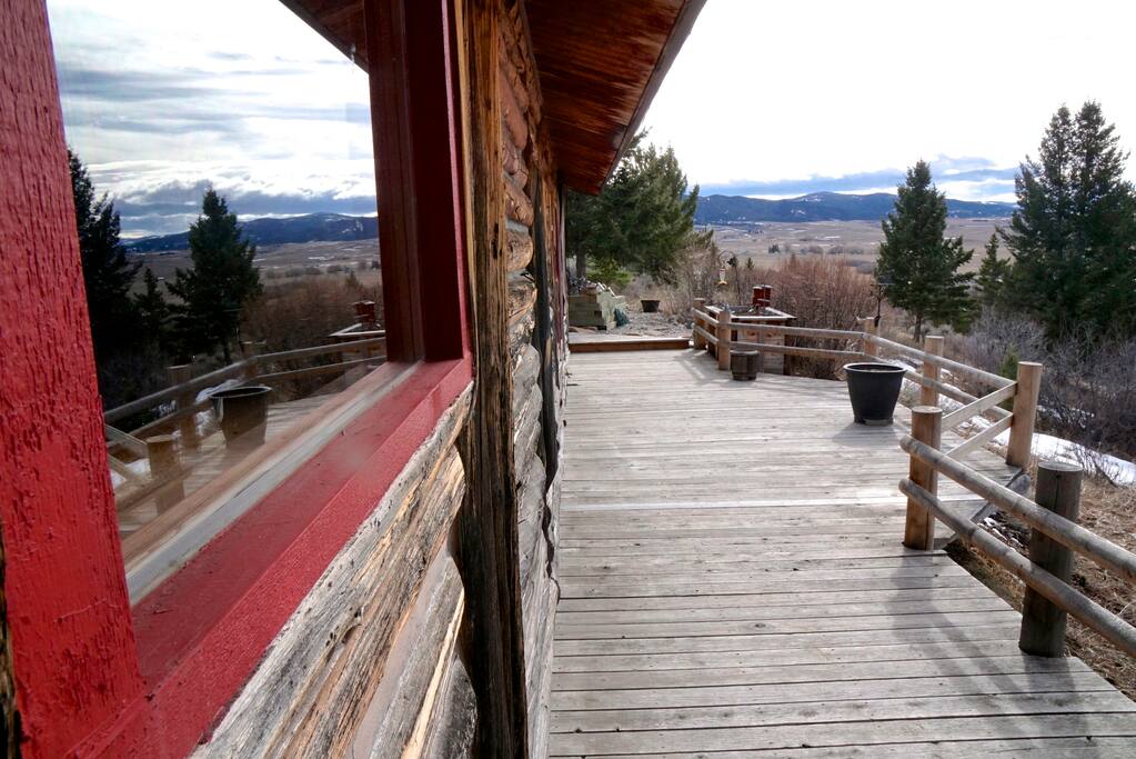 West decking with fabulous views of the entire Gallatin Valley ~along with views of Gallatin Range, Spanish Peaks! Tabacco Root Mountains! ~and The Bridger Mountains!
/thousand square feet of deeking