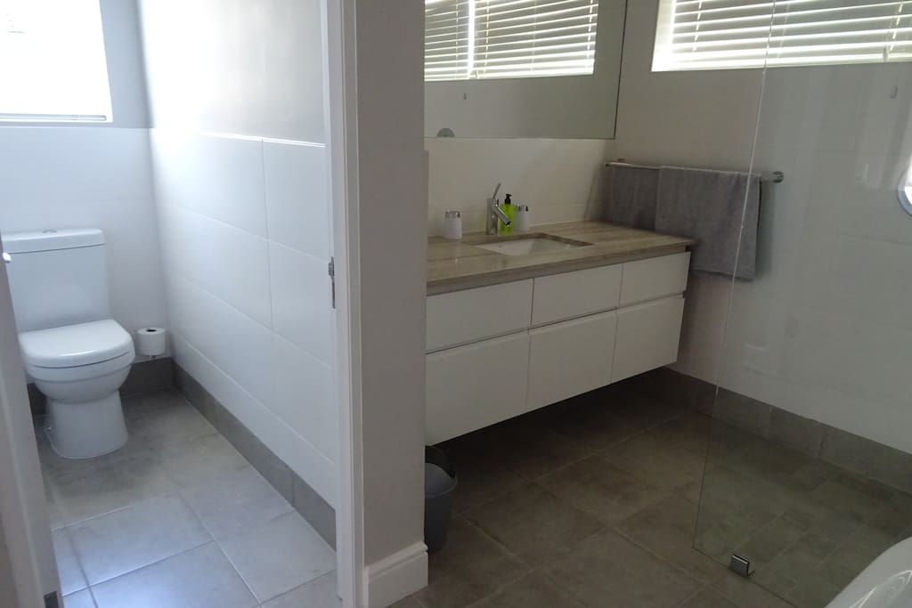 Bathroom1