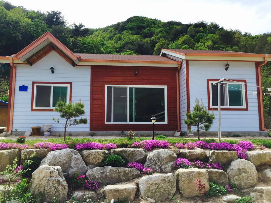 대문과 담장 The gate and the fence