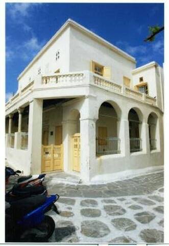 Cambanis Mansion-Mykonos splendid old world charm gallery image 4