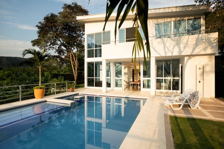 girardot exclusiva casa familiar de