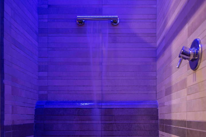 Luxury Apartment in Milan Center [5* Duomo-Design] gallery image 2