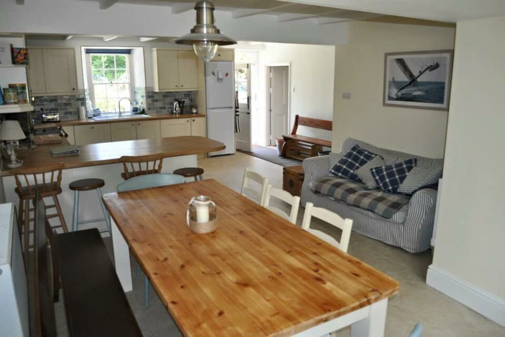 Kitchen/Dining area