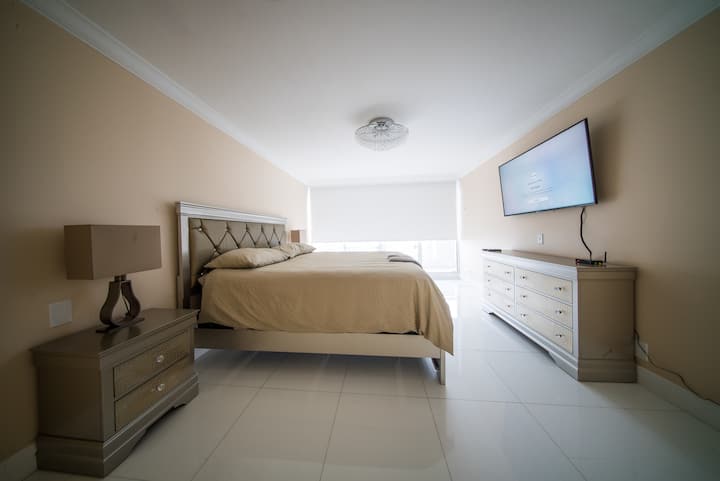 Paradise On The 36th Floor At The Grand Apt 3646 - Miami, FL