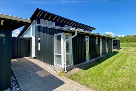 Lovely and bright cottage close to town and beach