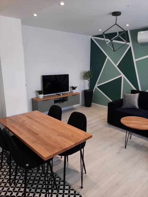 'Olive'Condo -“Where Your Next Journey Begins”