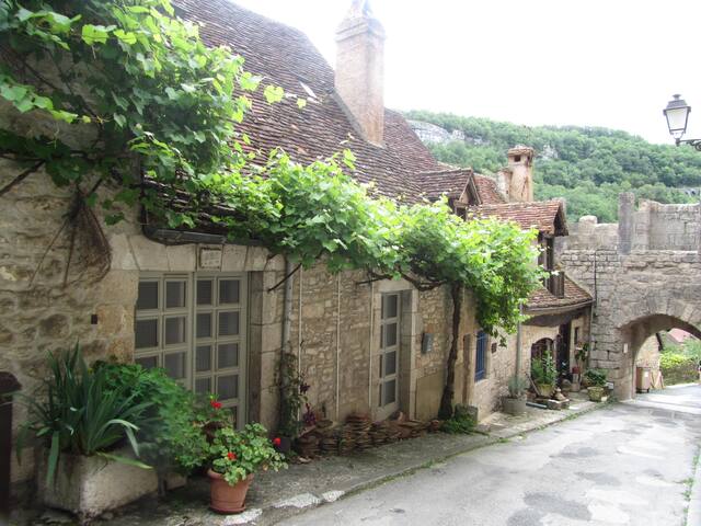 The Do Ré in the medieval city of RocAmadour