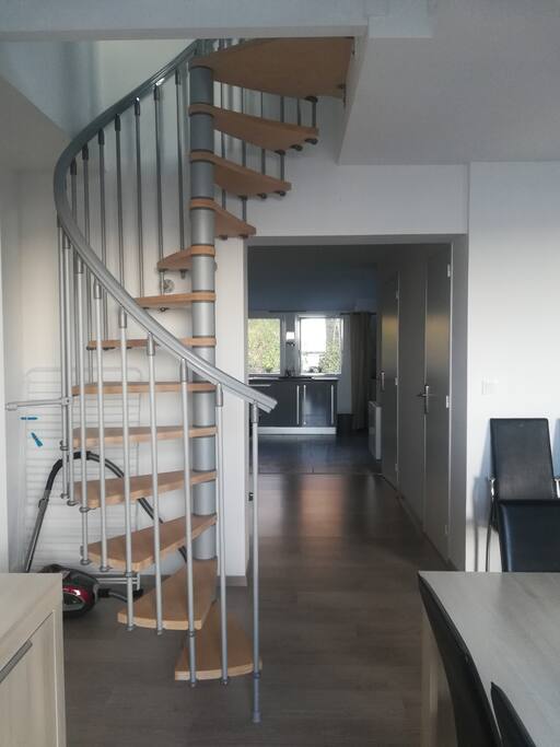 Accès à la mezzanine