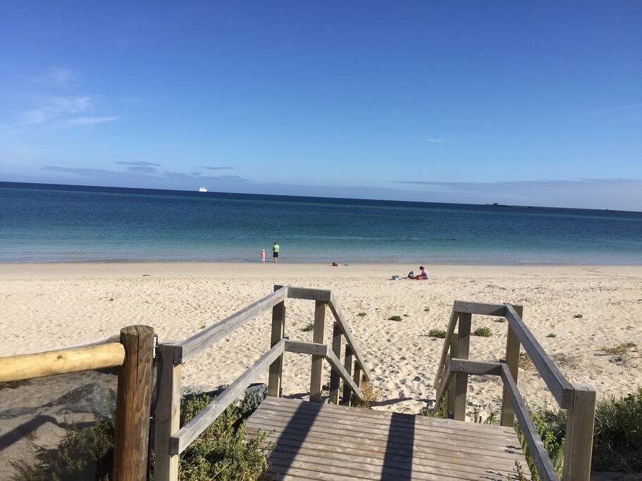 To the Beach Entrance 400m from the front door