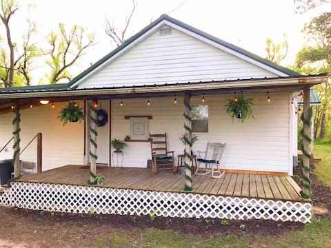 The Ava House
Private Country Cottage