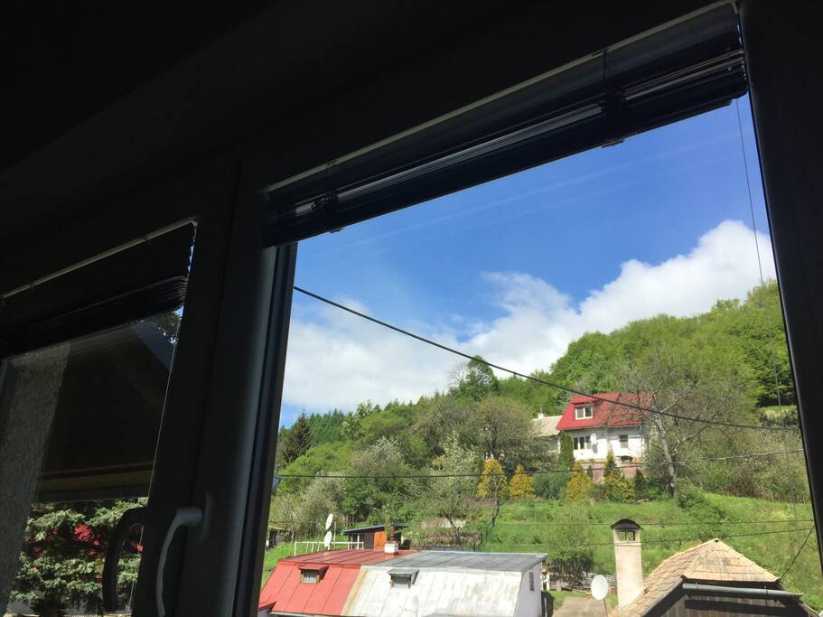 view from bedroom/výhľad z okna spálne