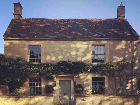 Fabulous, spacious house in the heart of Kingham