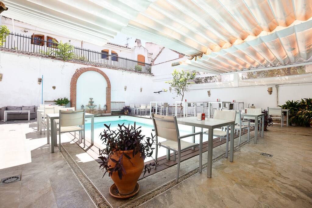 Patio Interior Piscina