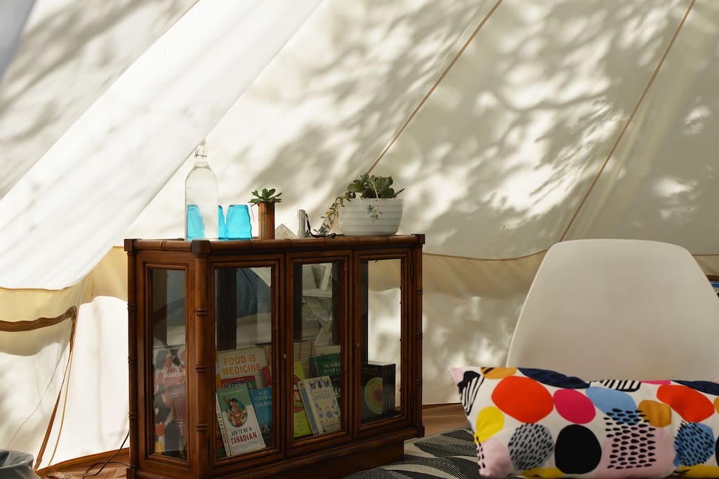 Interesting books and vintage decor.