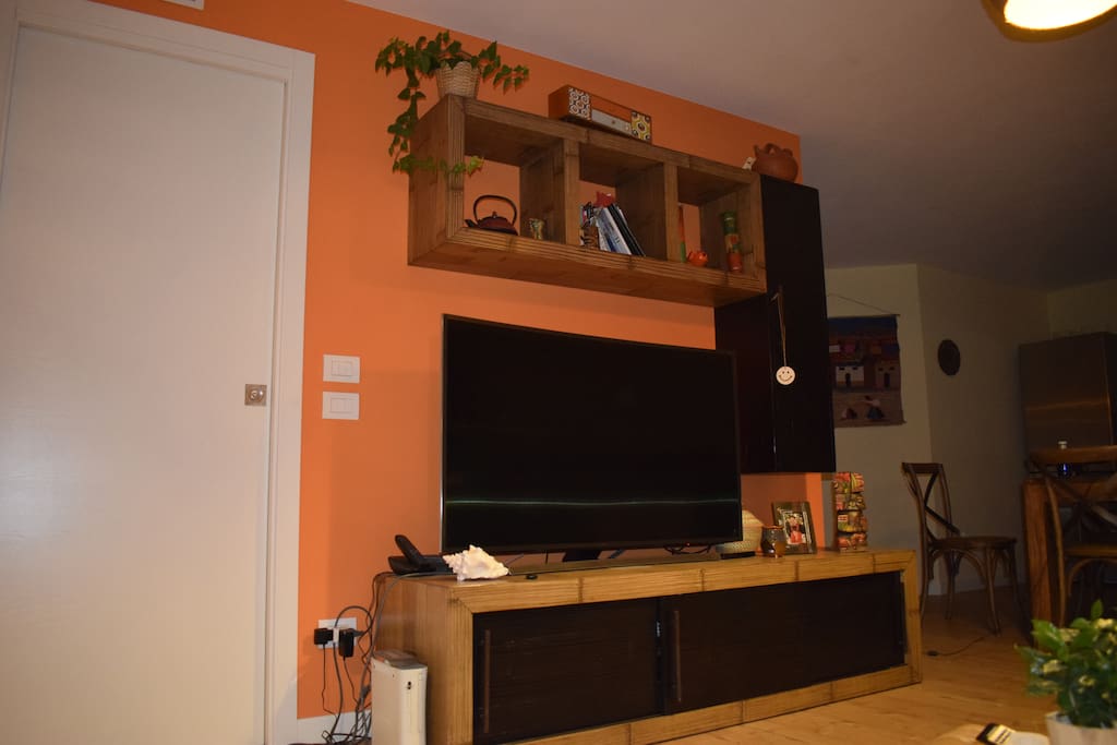 Soggiorno, Tv con mobile in bambù