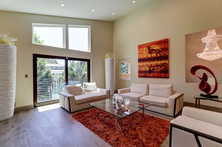 Hollywood Hills Tri-Level Luxury