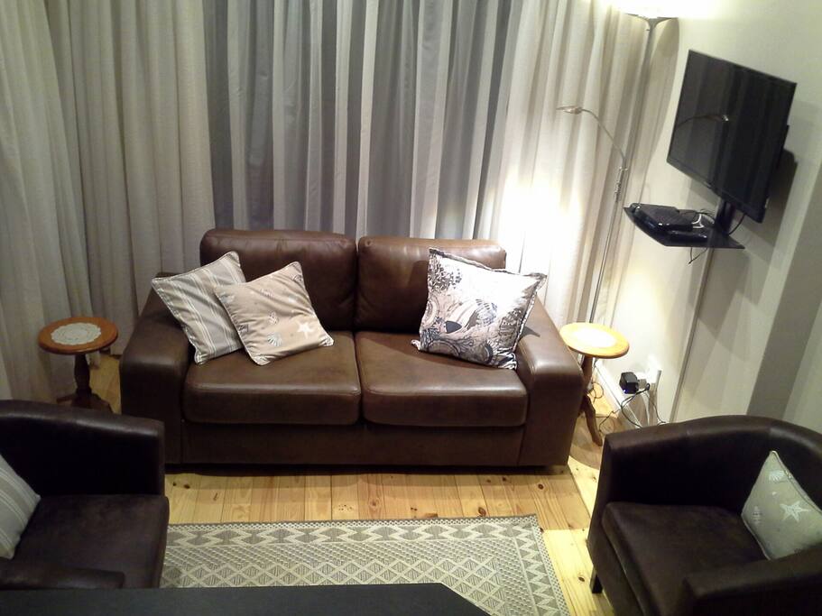 Room 4 - Lounge
