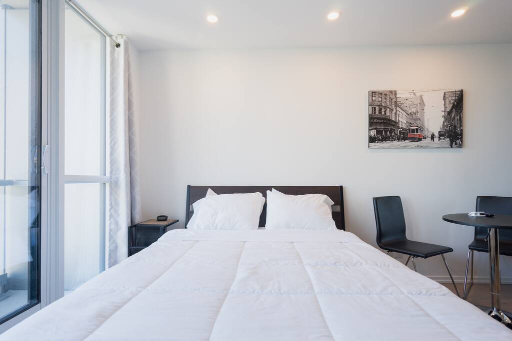 Queen bed with hypoallergenic memory foam mattress