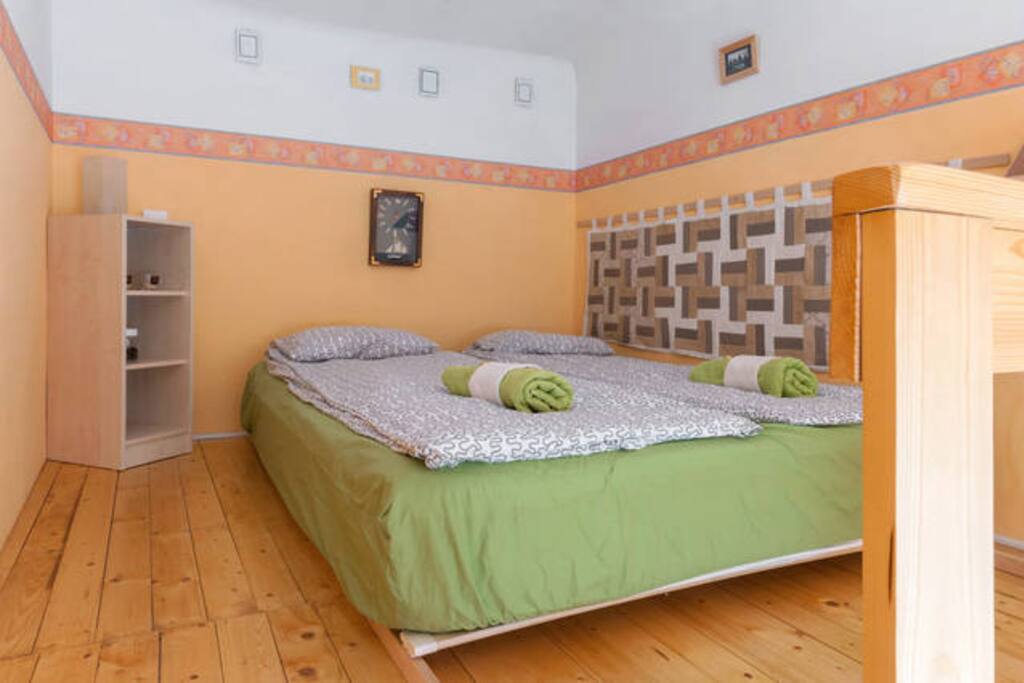 Sleep on this comfortable matress!:)
