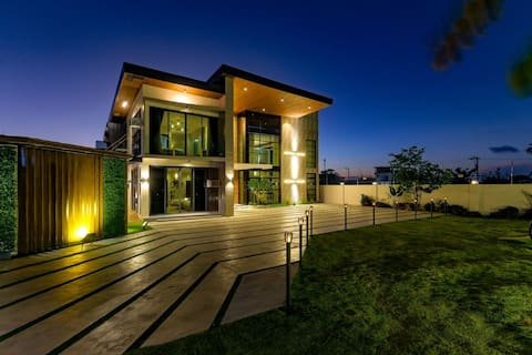 My Canopy Tagaytay (with heated pool)