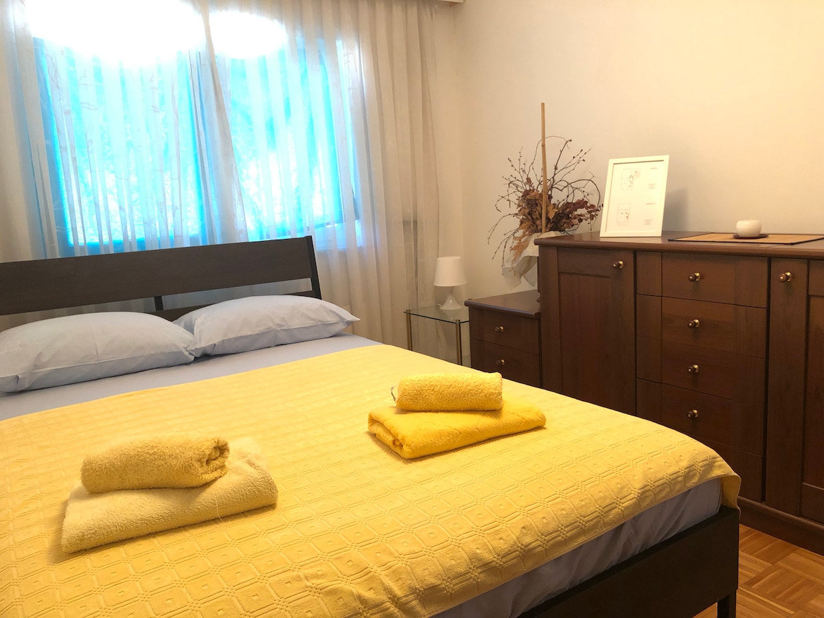 Двойно легло на приземния етаж.