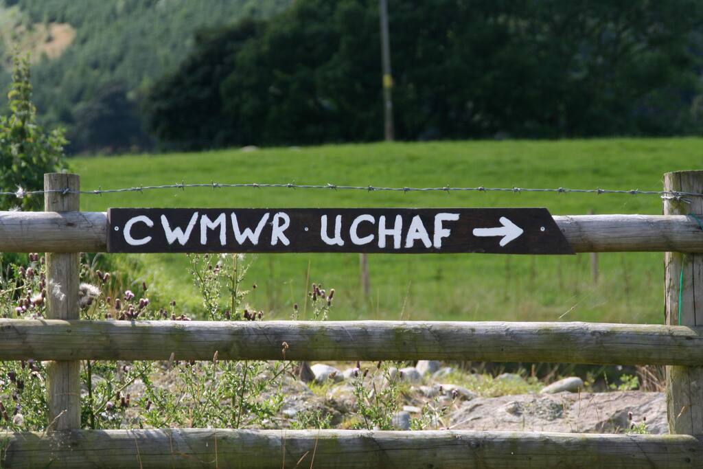 Upper Valley in Welsh