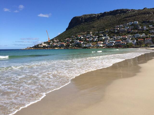 Seaview Apartment close to the beach and mountain gallery image 4