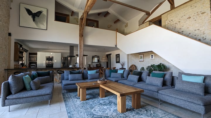 18th century restored 6 bedrooms barn with pool