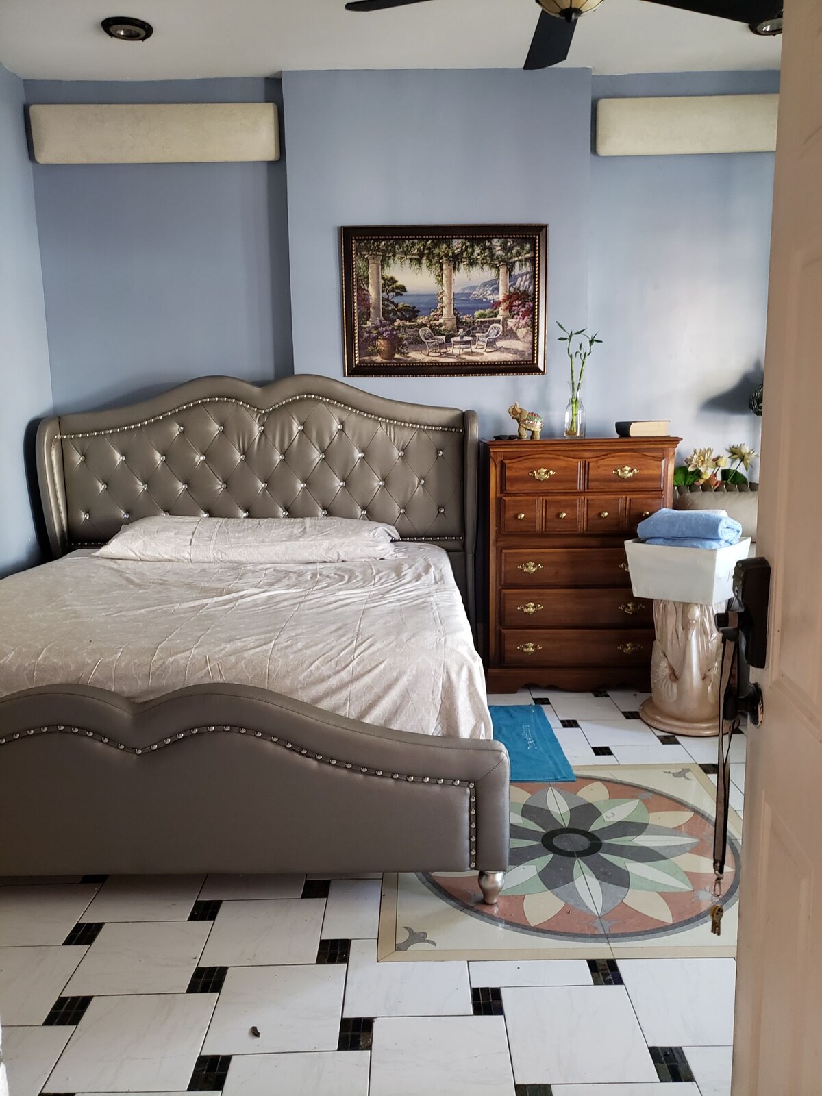 מיטת קינג סייז חדשה