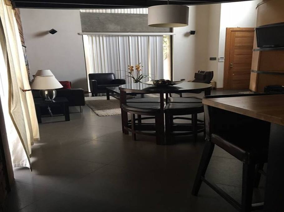 LO AMPLIO Y CONFORTABLE DE LA PLANTA DE ABAJO DEL LOFT