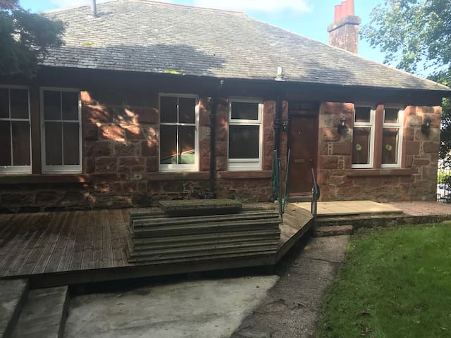 Beautiful  seafront cottage flat