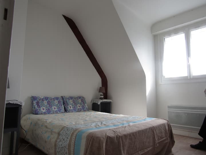 chambre 2 à l'étage