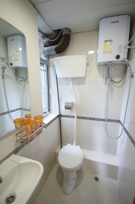 Triple room 606 double bed + single bed windowed with private bathroom