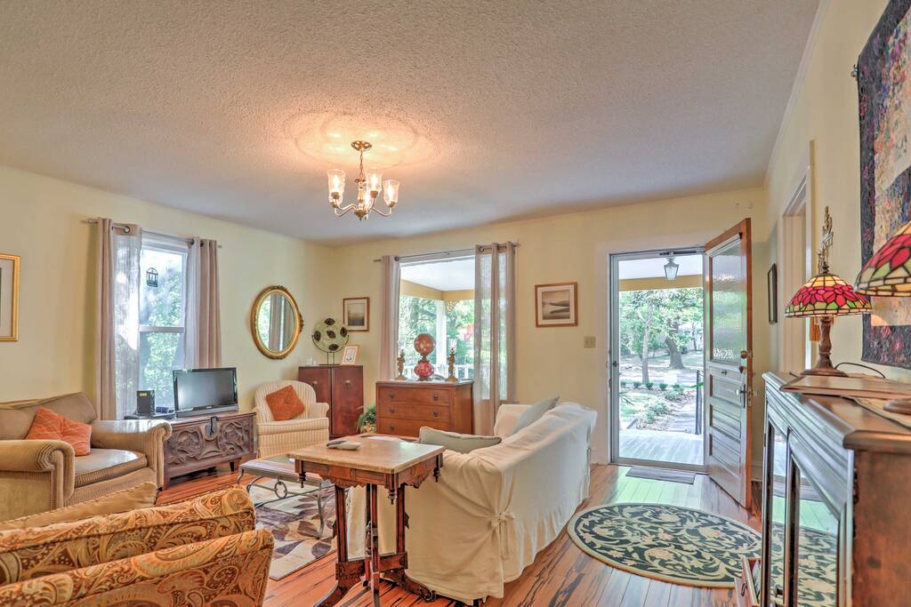 Step inside to discover a classic and tastefully refined living space, boasting all the necessary creature comforts and new hardwood floors throughout.