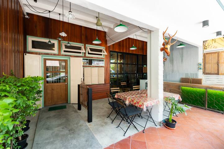 5BR Home for 20 pax; Khaosan /OldTown; w/Breakfast