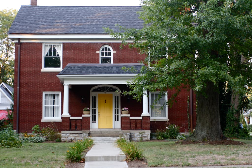 Large home across from historic Ashland Park/Henry Clay Estate and down the road from downtown.
