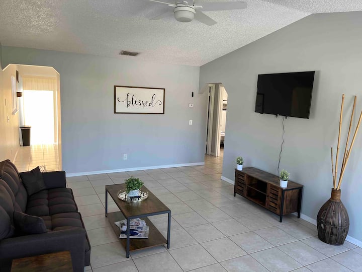 Oslo Holiday Rentals & Homes Florida Ridge, FL Airbnb