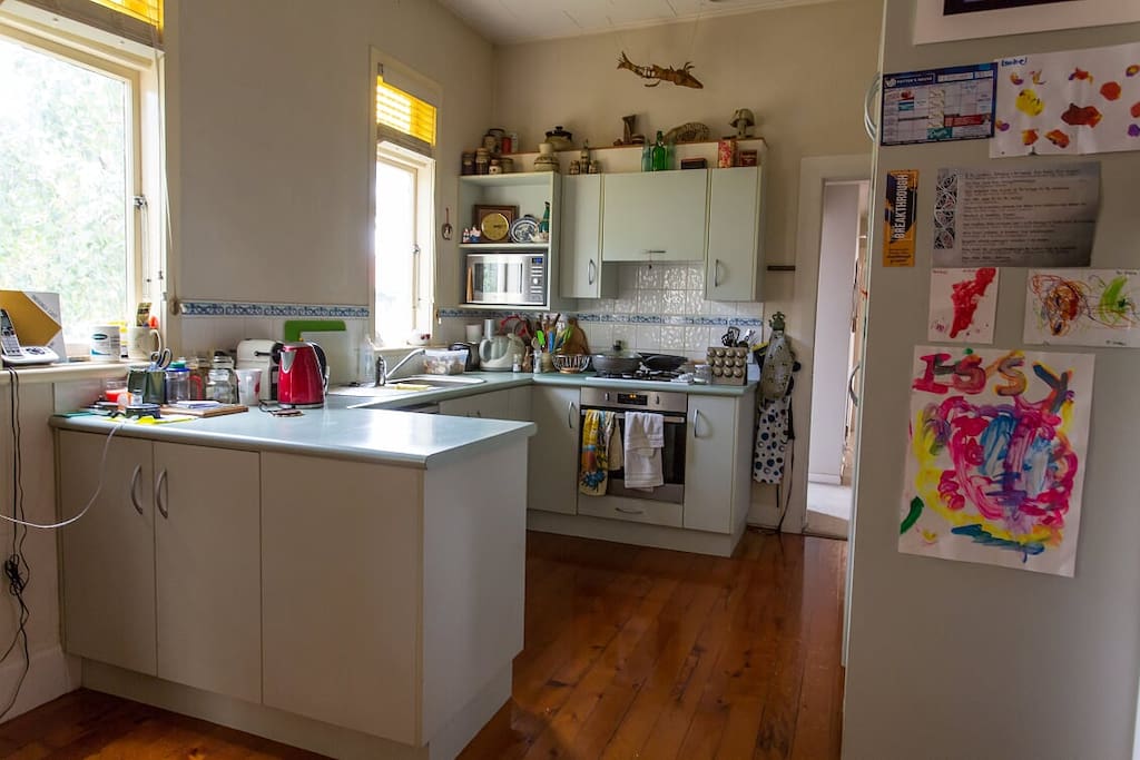 Nice modern kitchen with dishwasher, gas hob, oven and microwave.