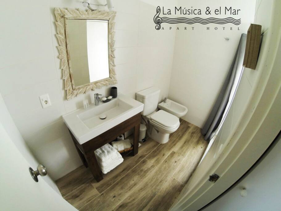 Baño excelente presión de agua