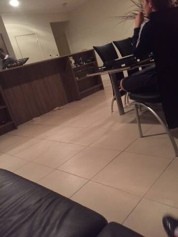 Cosy and airy room close to airport