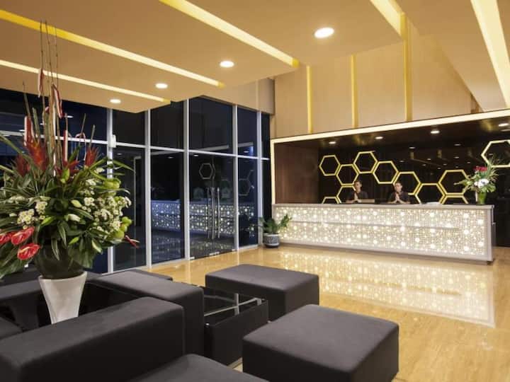 28m2 Deluxe Room At Best Western The Hive Hotel - 雅加達