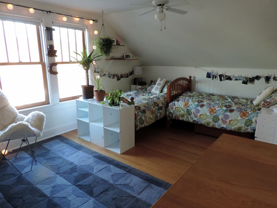 Upstairs front bedroom