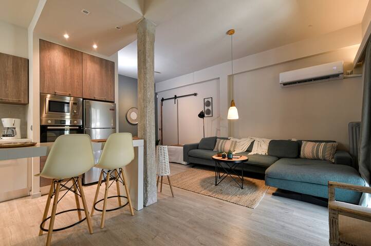 Discover Athens from an Upscale flat in Koukaki!