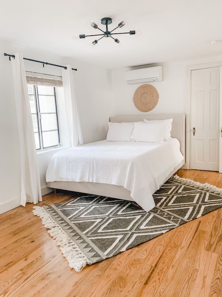 Downstairs Suite Queen