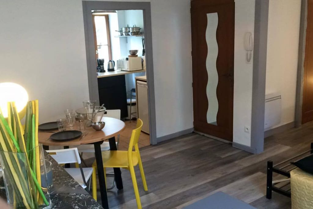 Salon : Espace de détente, pour déjeuner, pour une lecture paisible...